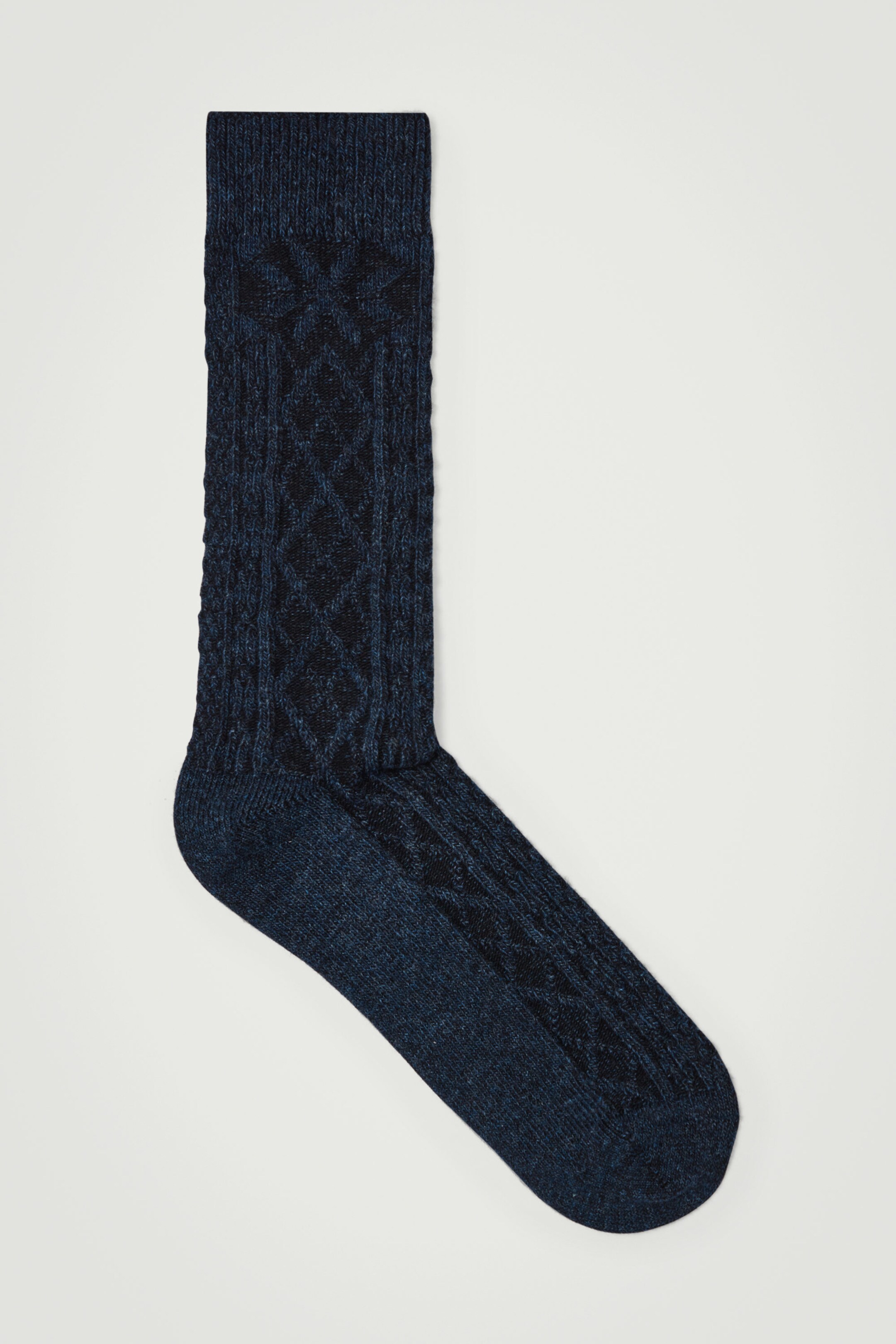 SOCKEN MIT ARGYLE- UND ZOPFMUSTER