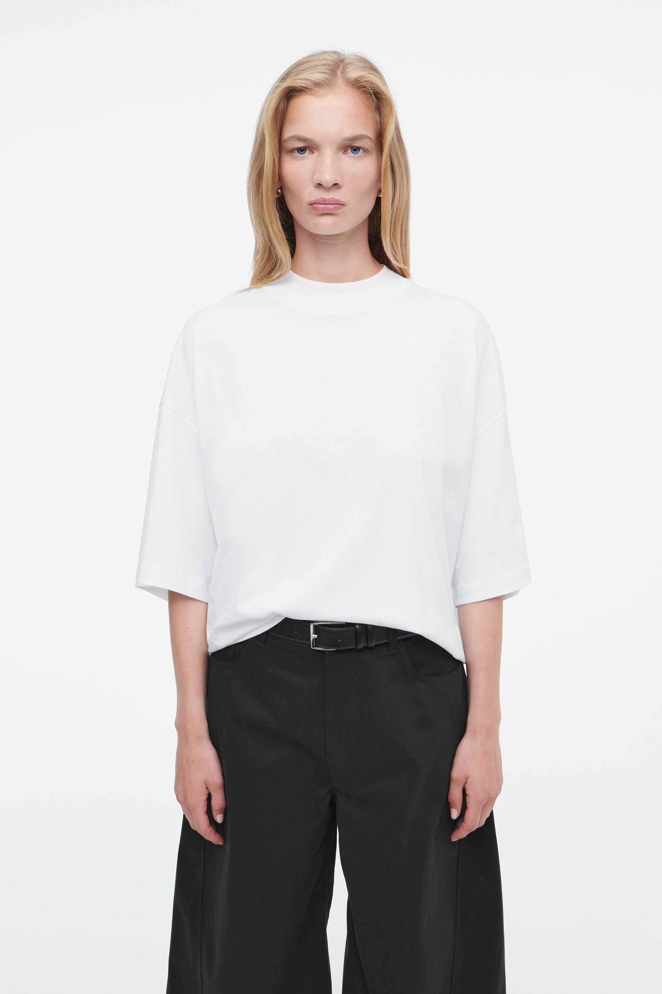 REGULAR BOXY MOCK-NECK T-SHIRT