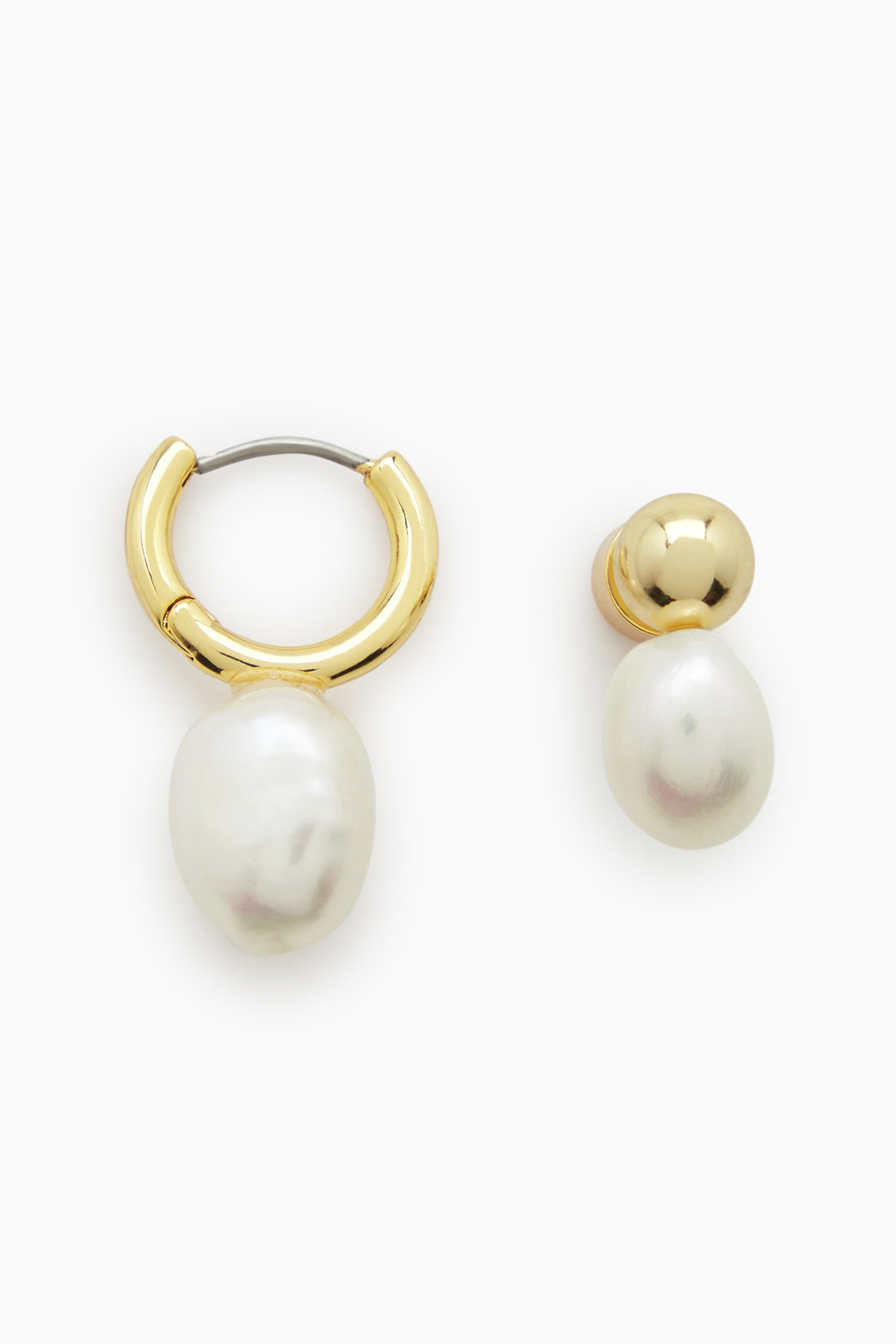 MISMATCHED PEARL EARRINGS