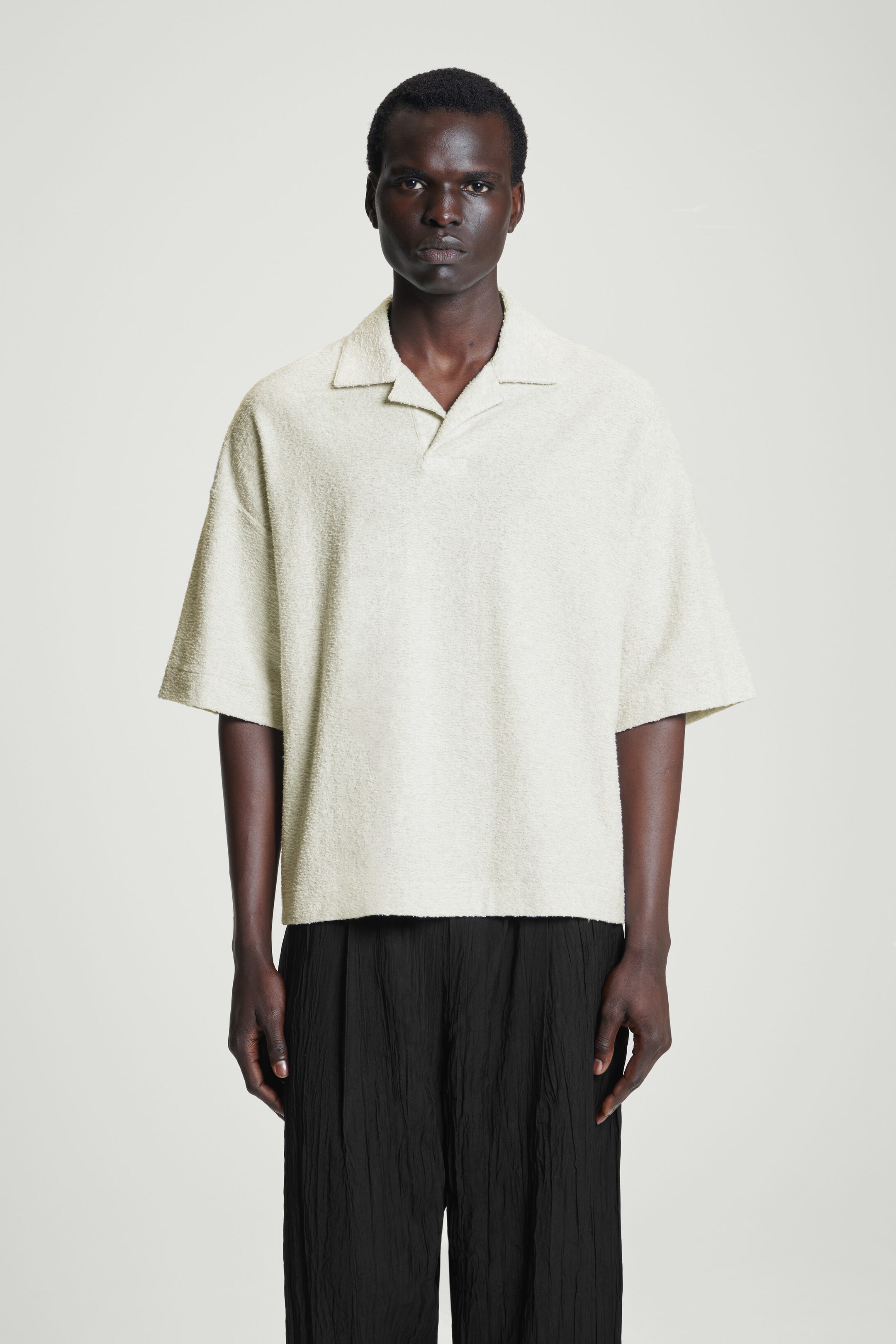 OVERSIZED-POLOSHIRT AUS BOUCLÉ-STRICK