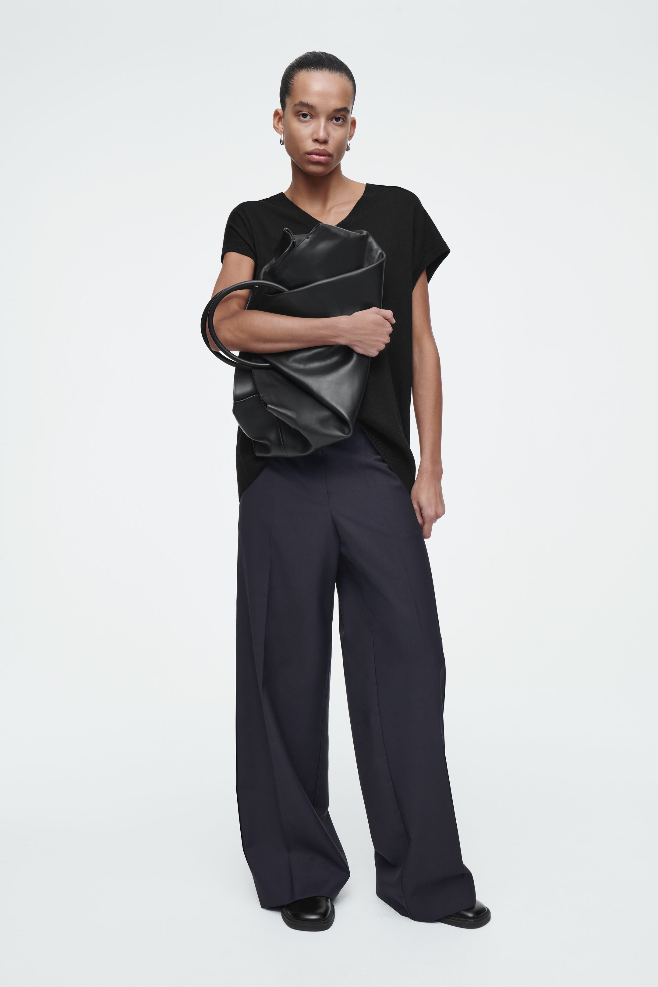 REGULAR ELASTICATED WOOL STRAIGHT-LEG TROUSERS