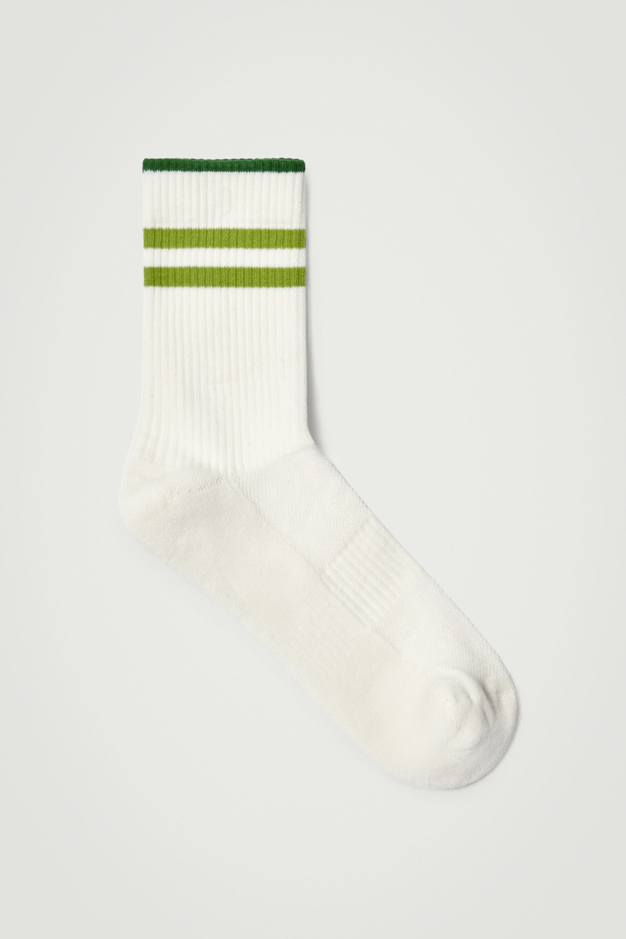 STRIPED SPORTS SOCKS