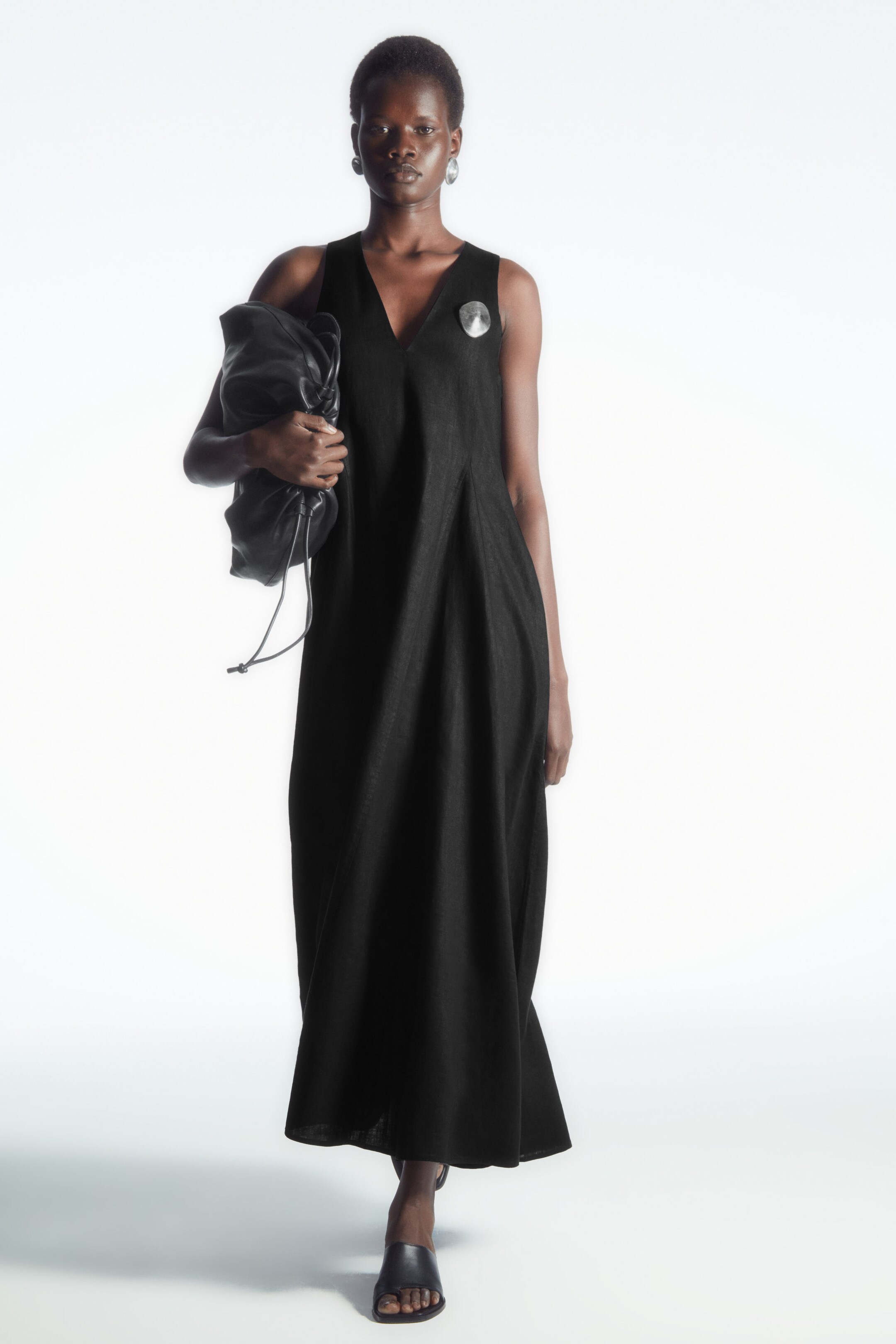 VOLUMINOUS V-NECK MAXI DRESS - BLACK