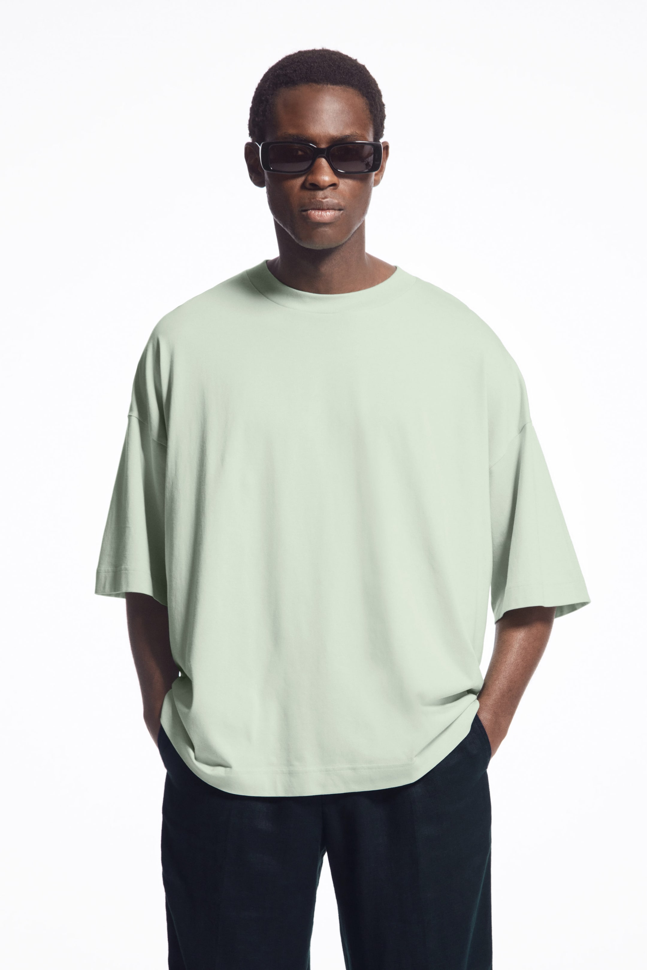 BESONDERS WEITES OVERSIZED-T-SHIRT AUS BAUMWOLLE