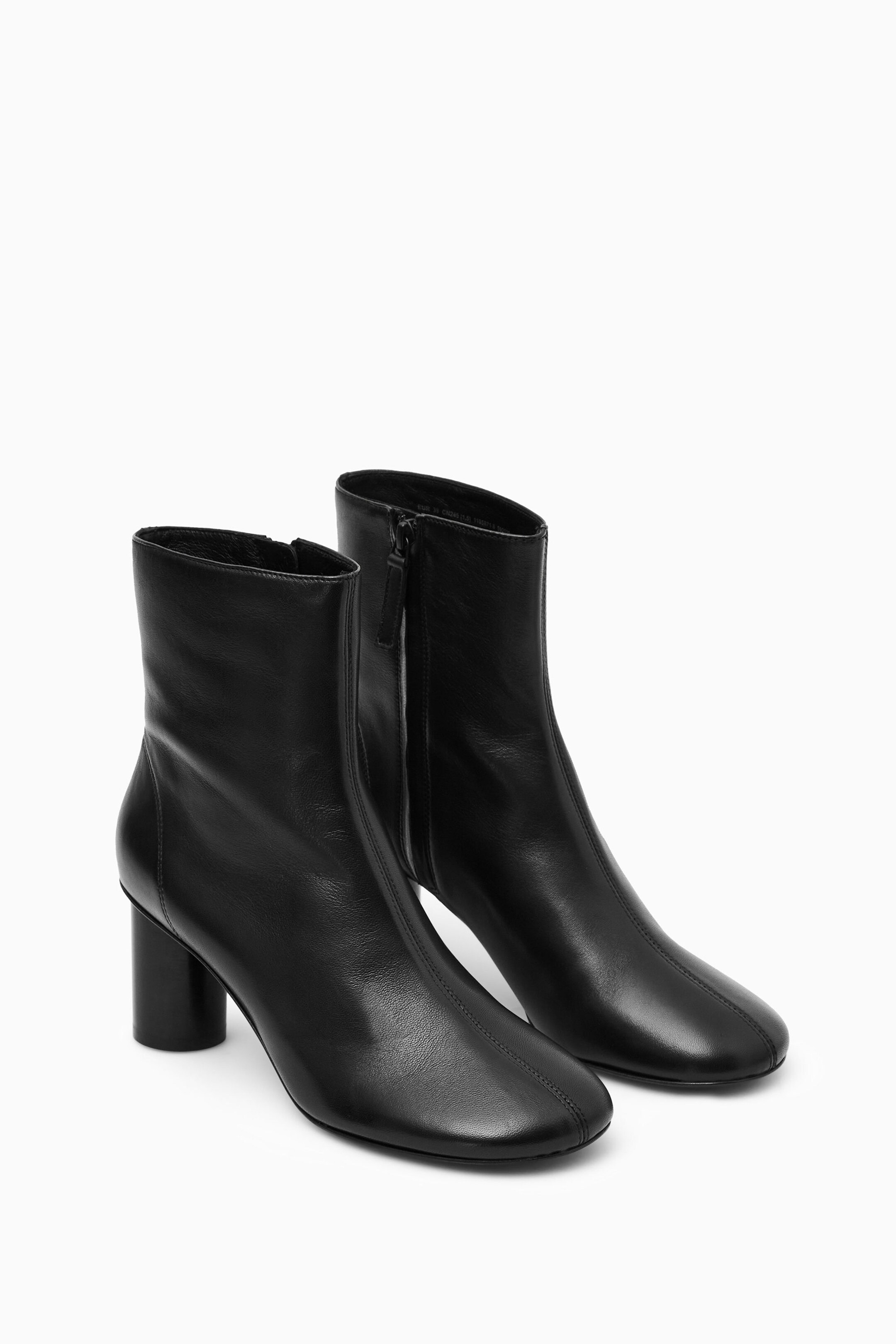 Cylinder heel fashion boots