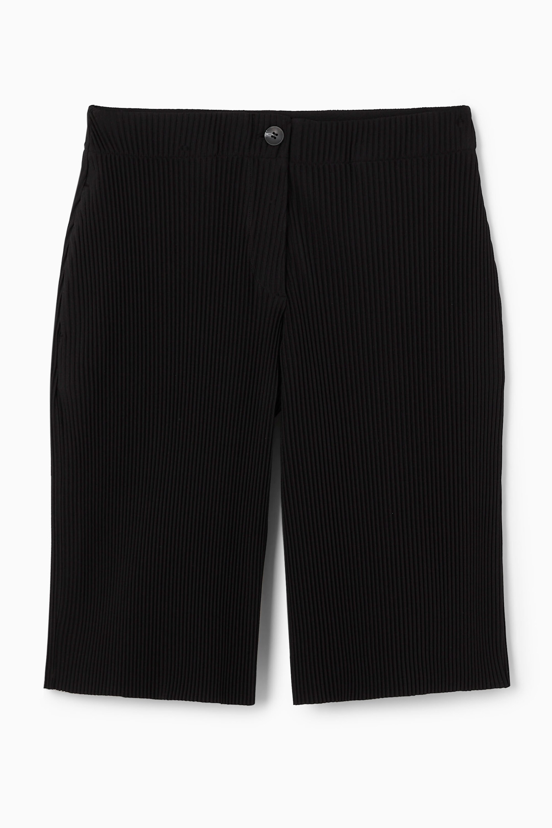 PLEATED BERMUDA SHORTS