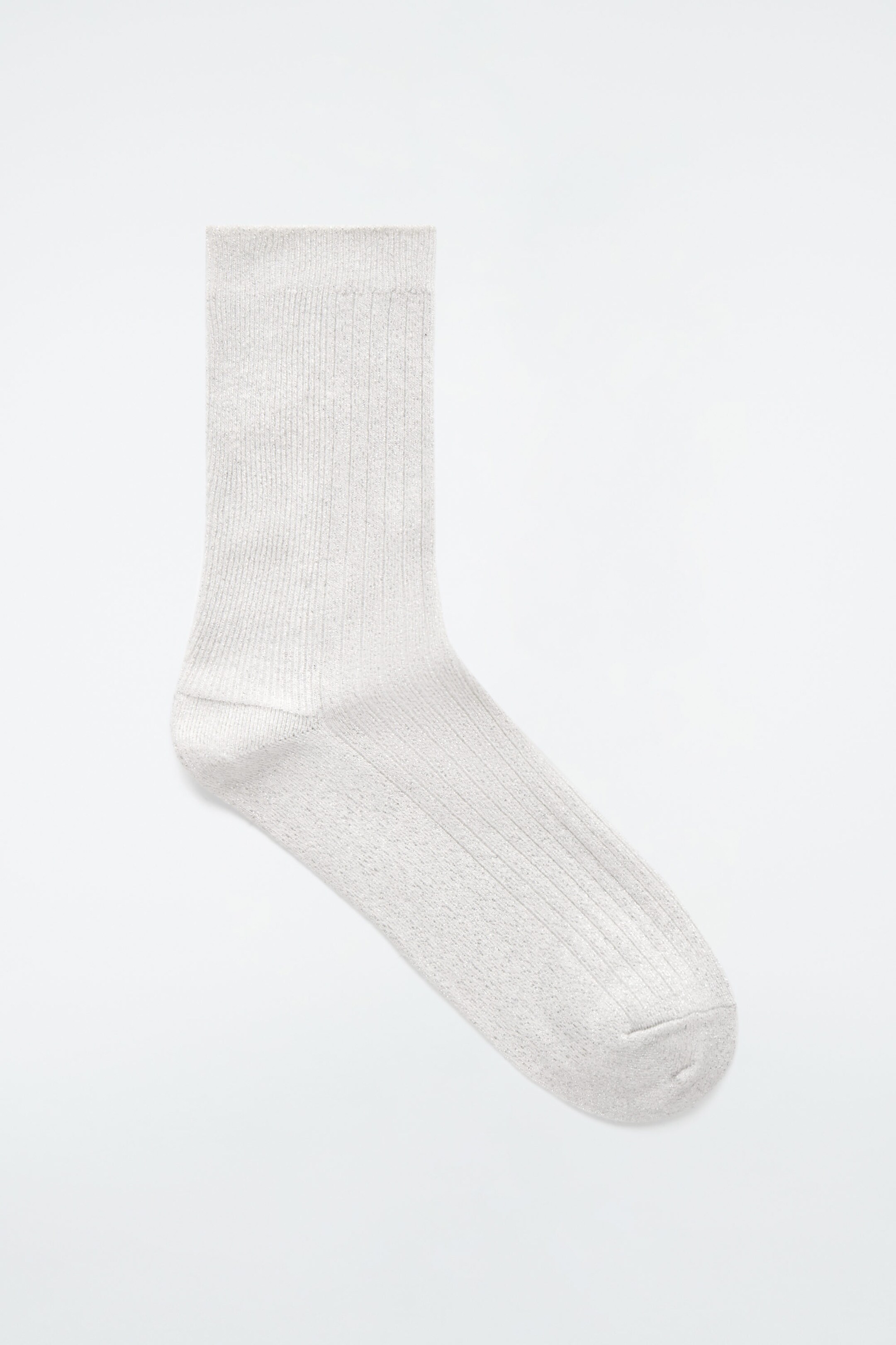 GERIPPTE SOCKEN AUS LUREX