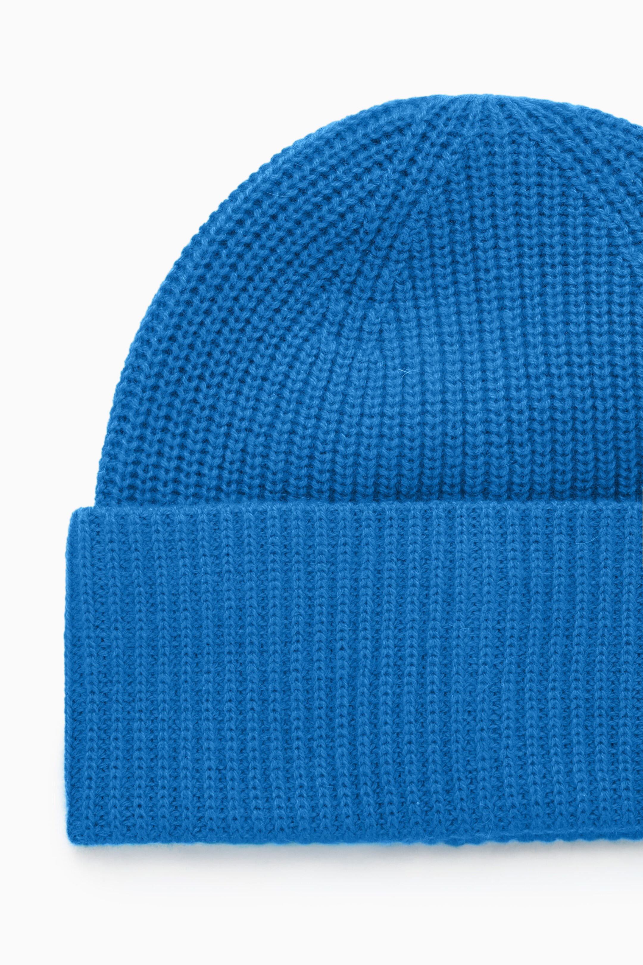 RIBBED WOOL AND CASHMERE BEANIE