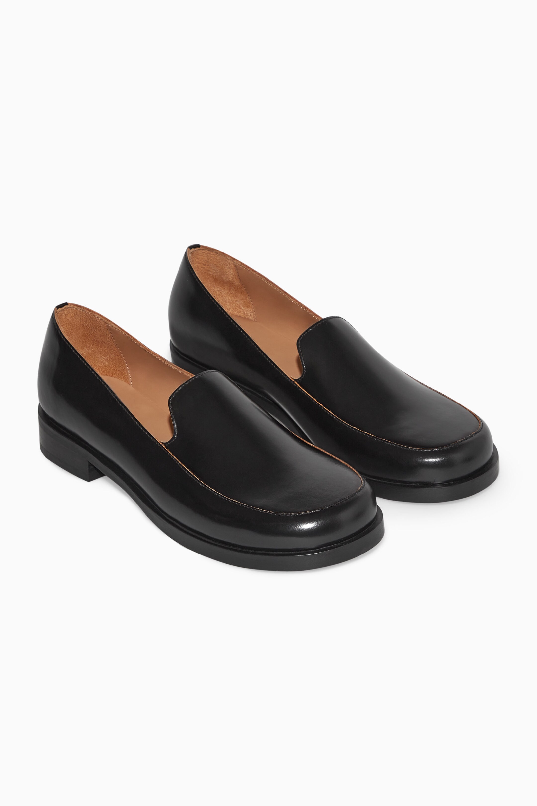 MINIMAL LEATHER LOAFERS