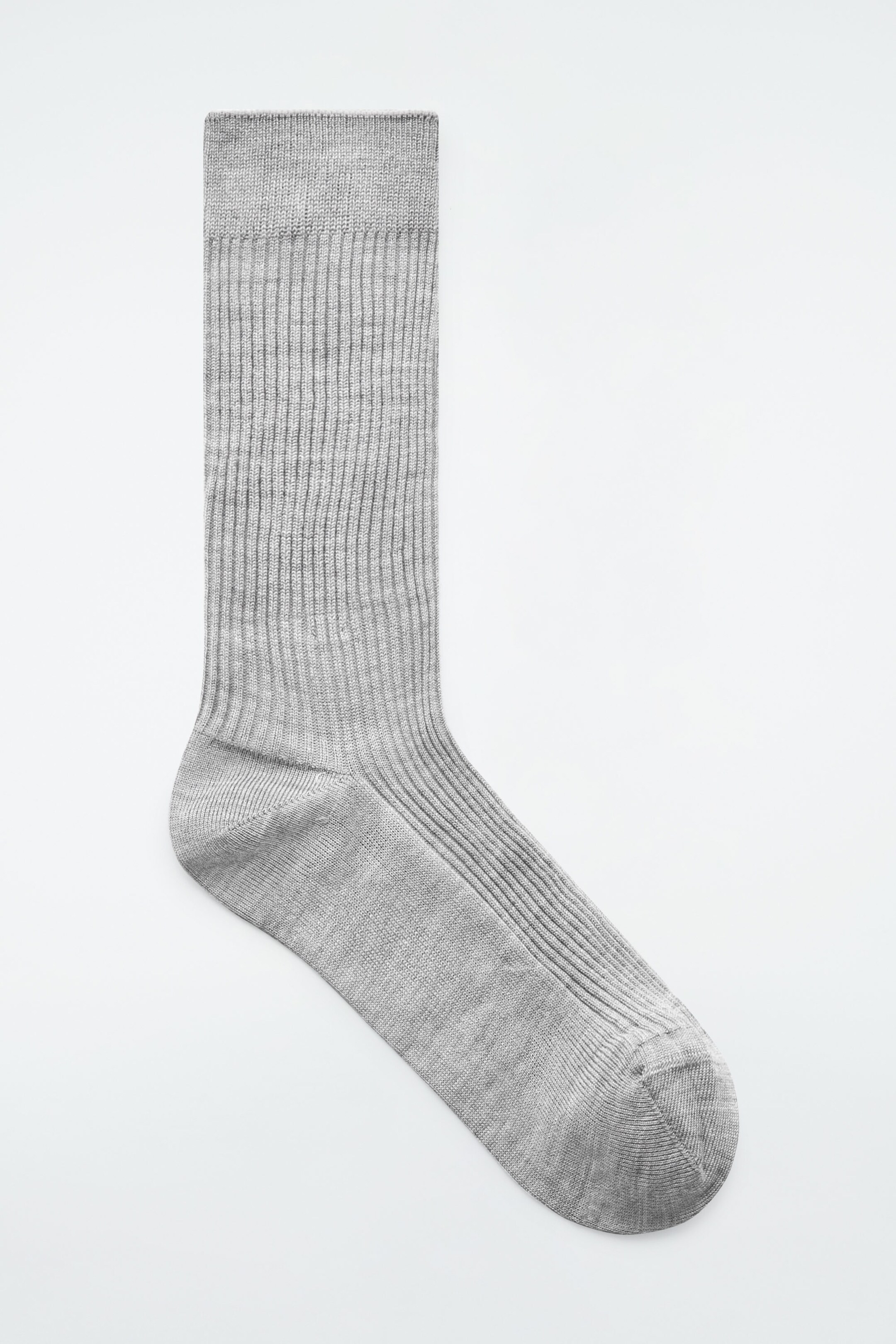 GERIPPTE SOCKEN AUS SEIDE