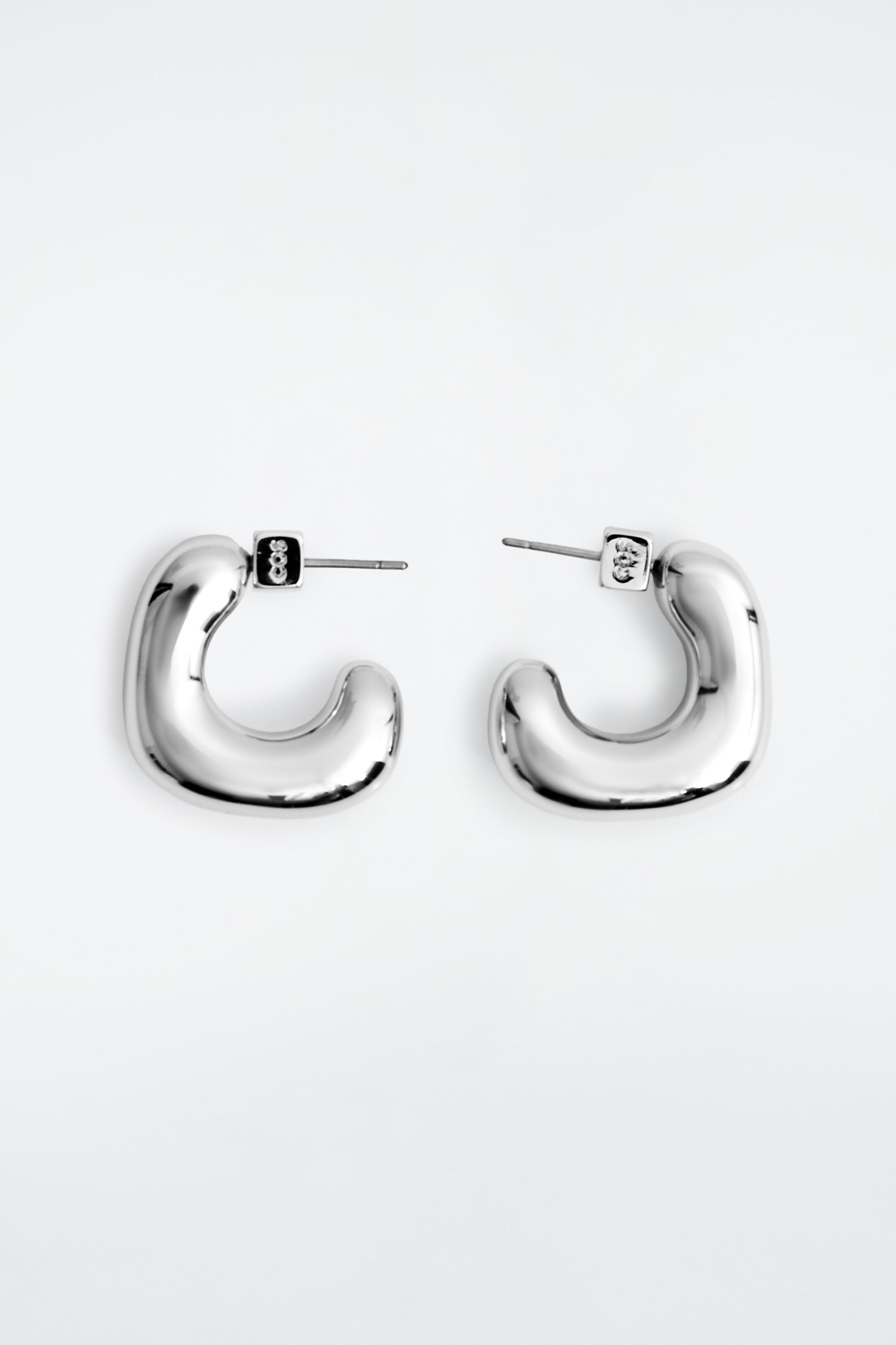 MINI CHUNKY SQUARED HOOP EARRINGS