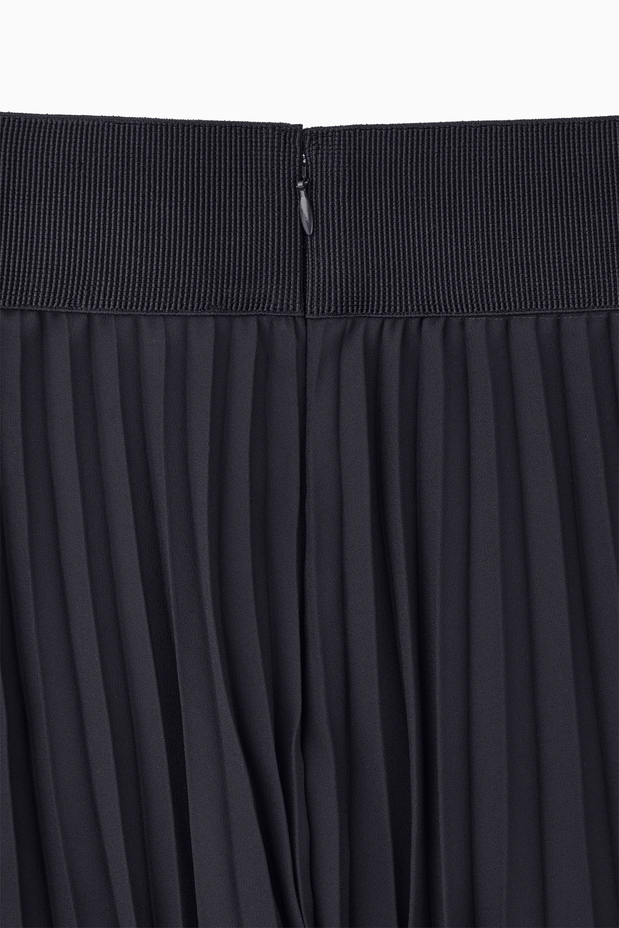 ELASTICATED PLEATED MIDI SKIRT