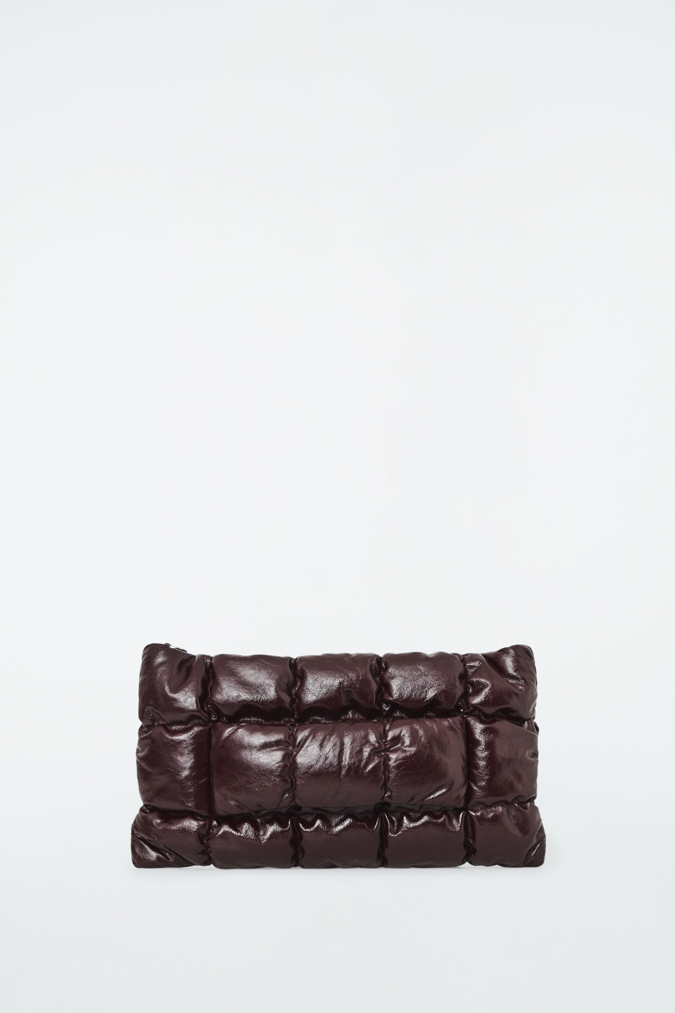 BOLSO DE MANO ACOLCHADO PILLOW - PIEL