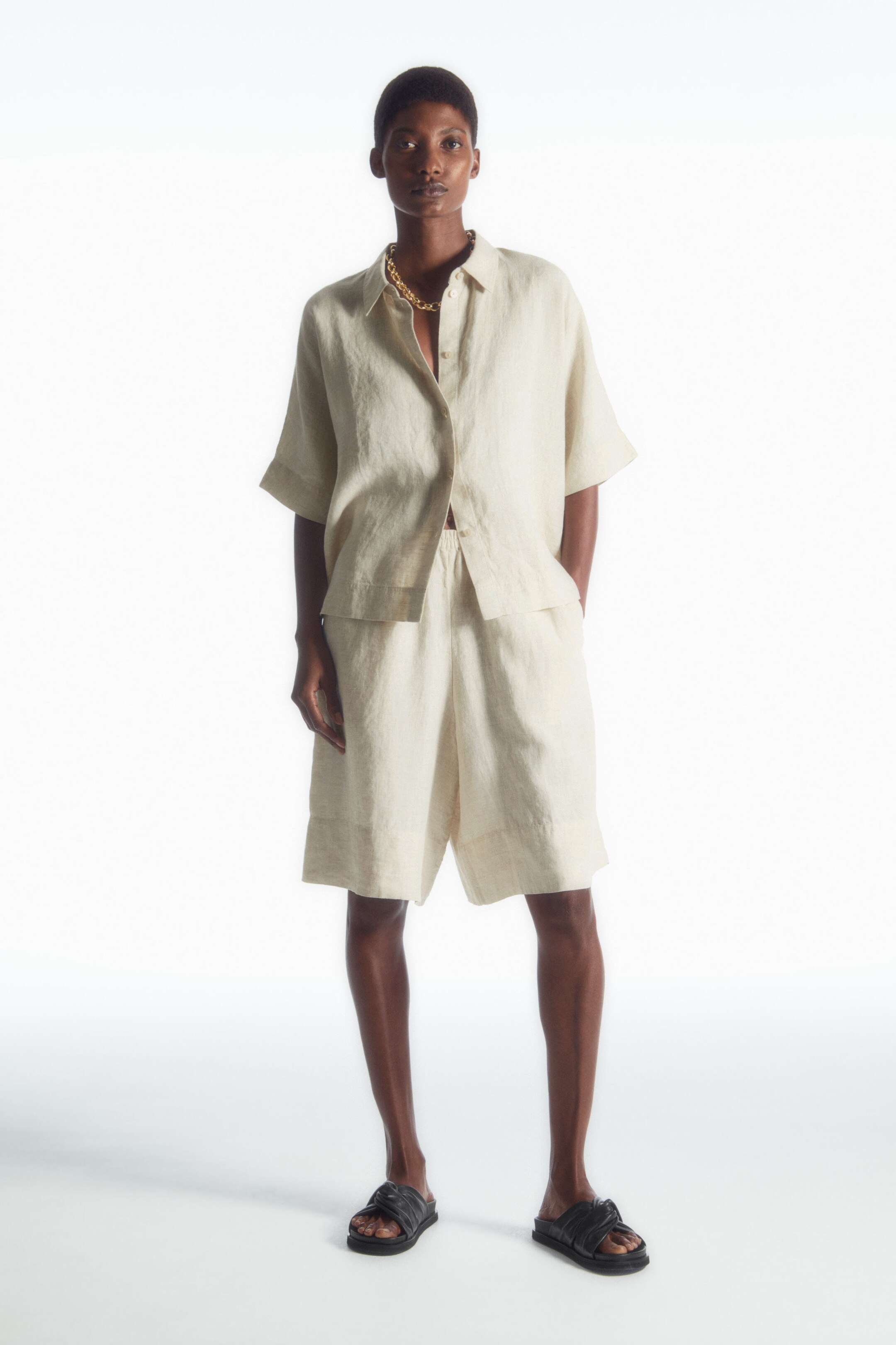 ELASTICATED LINEN SHORTS