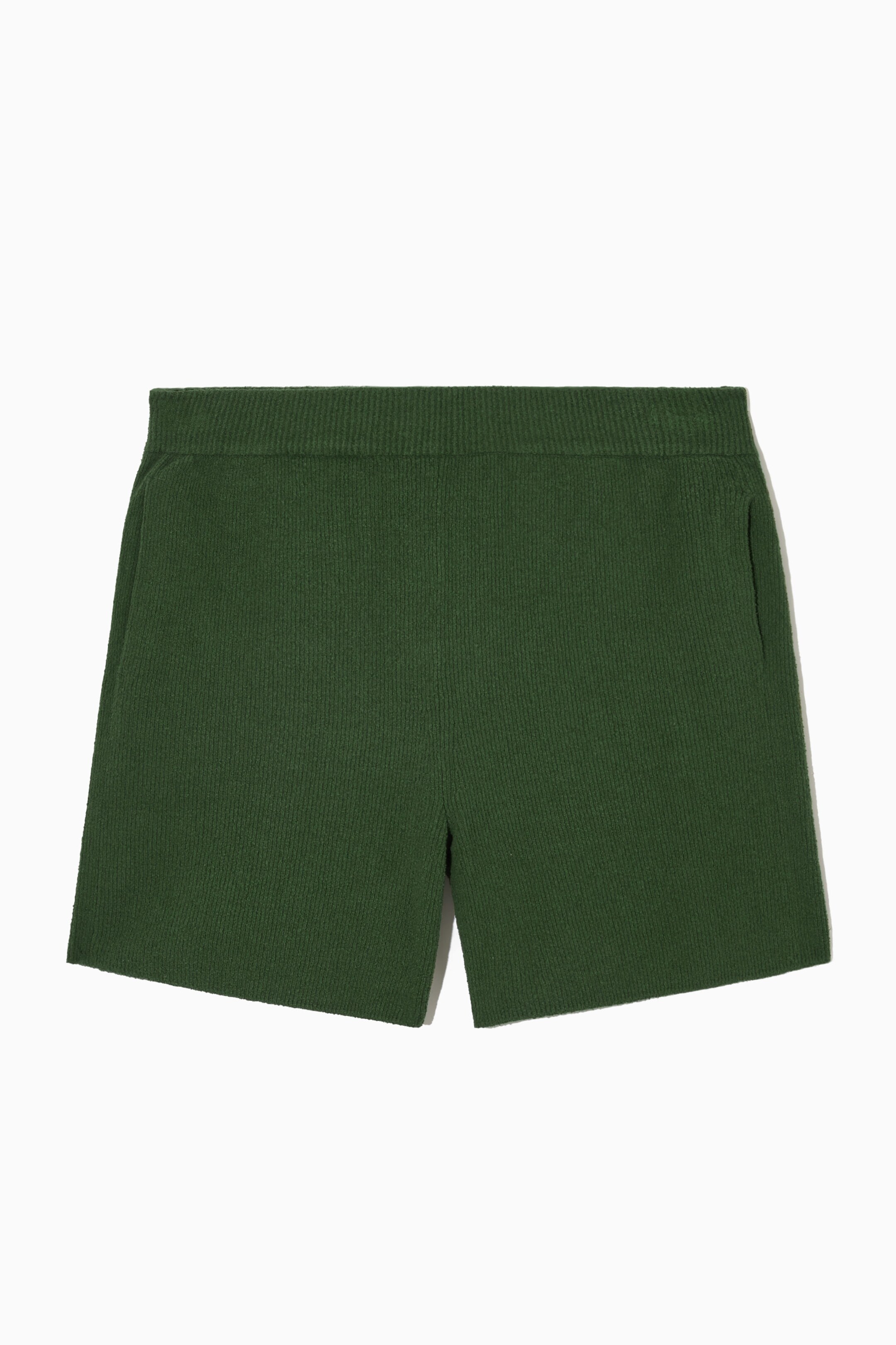 RIBBED BOUCLÉ SHORTS