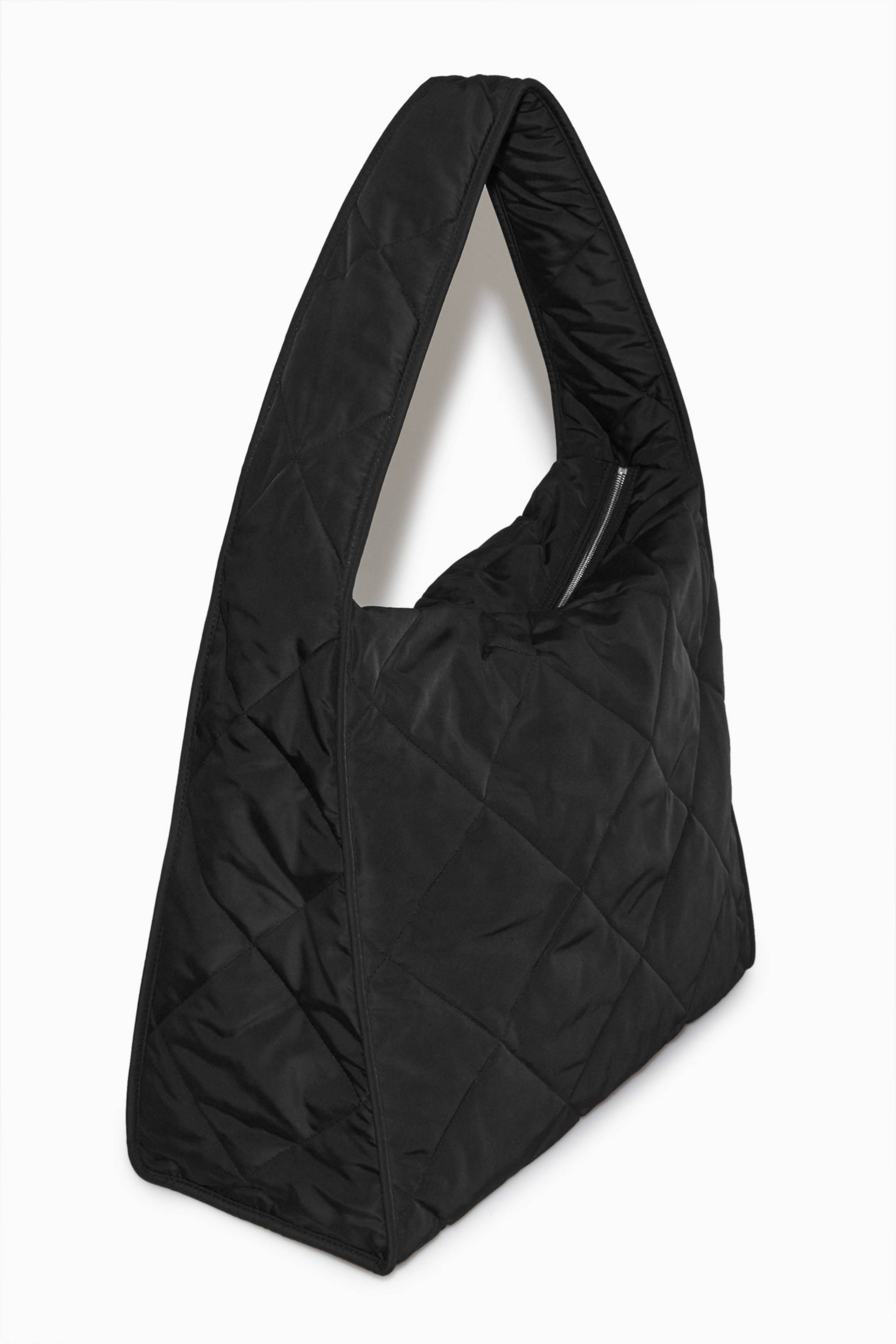 OVERSIZED DIAMOND-QUILTED BAG - BLACK