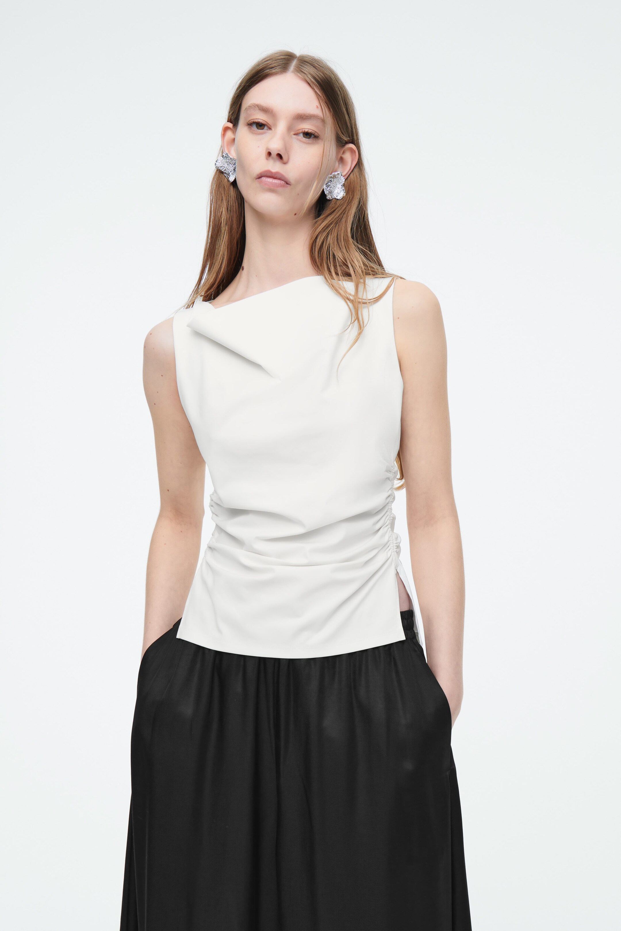 COWL-NECK GATHERED SLEEVELESS TOP