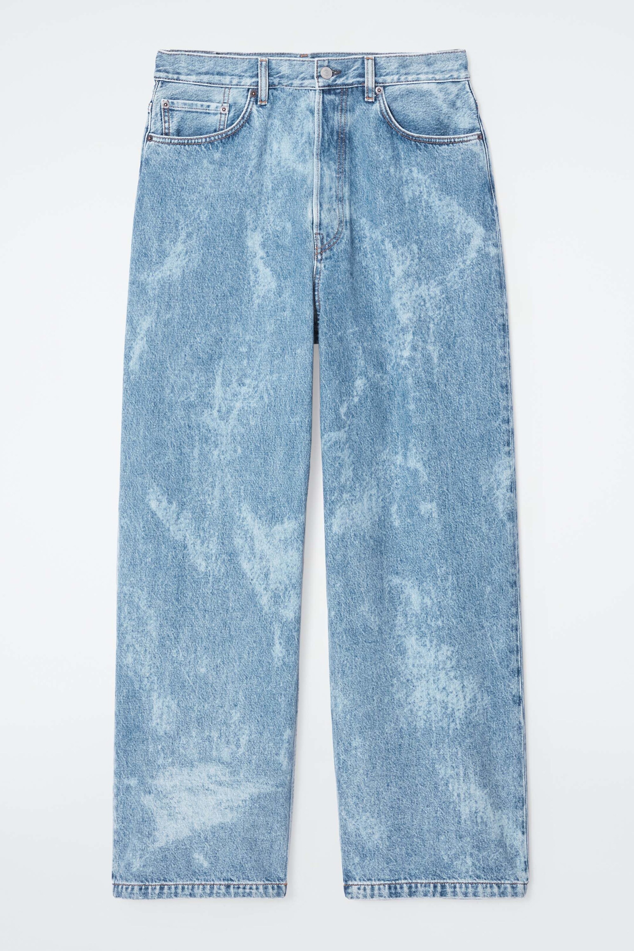 VOLUME JEANS MIT WEITEM BEIN