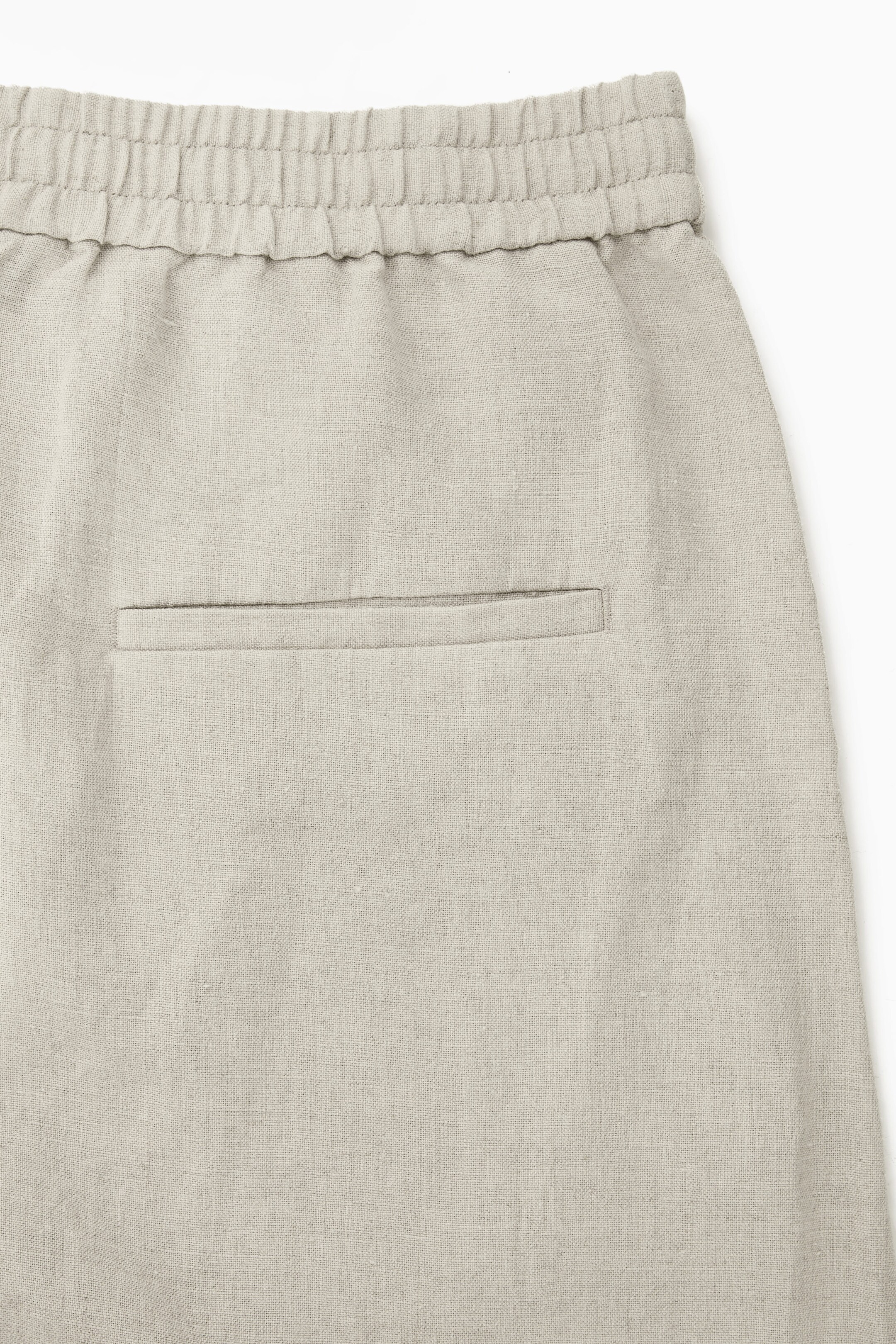 ELASTICATED LINEN SHORTS