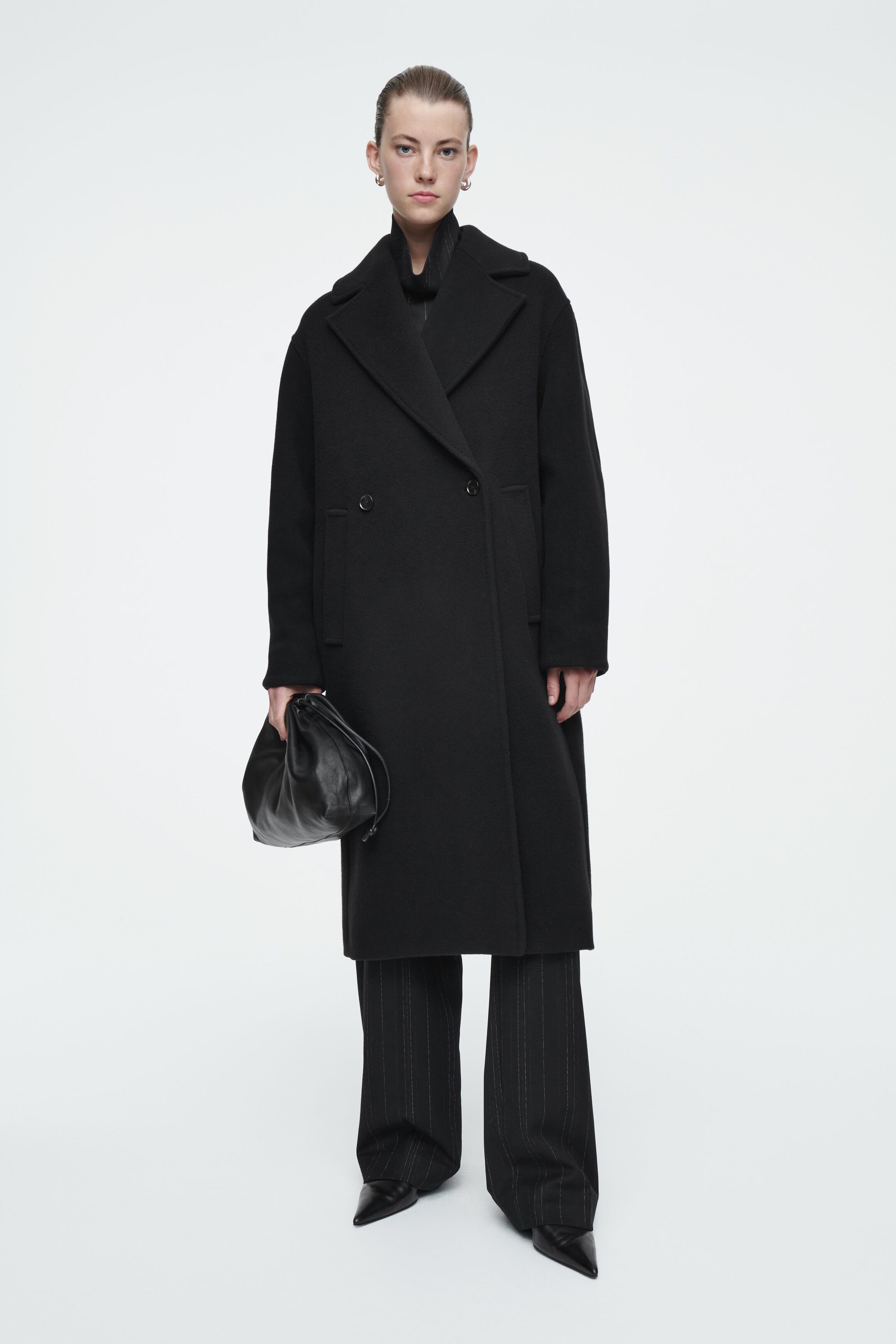 OVERSIZED DOUBLE-BREASTED WOOL COAT