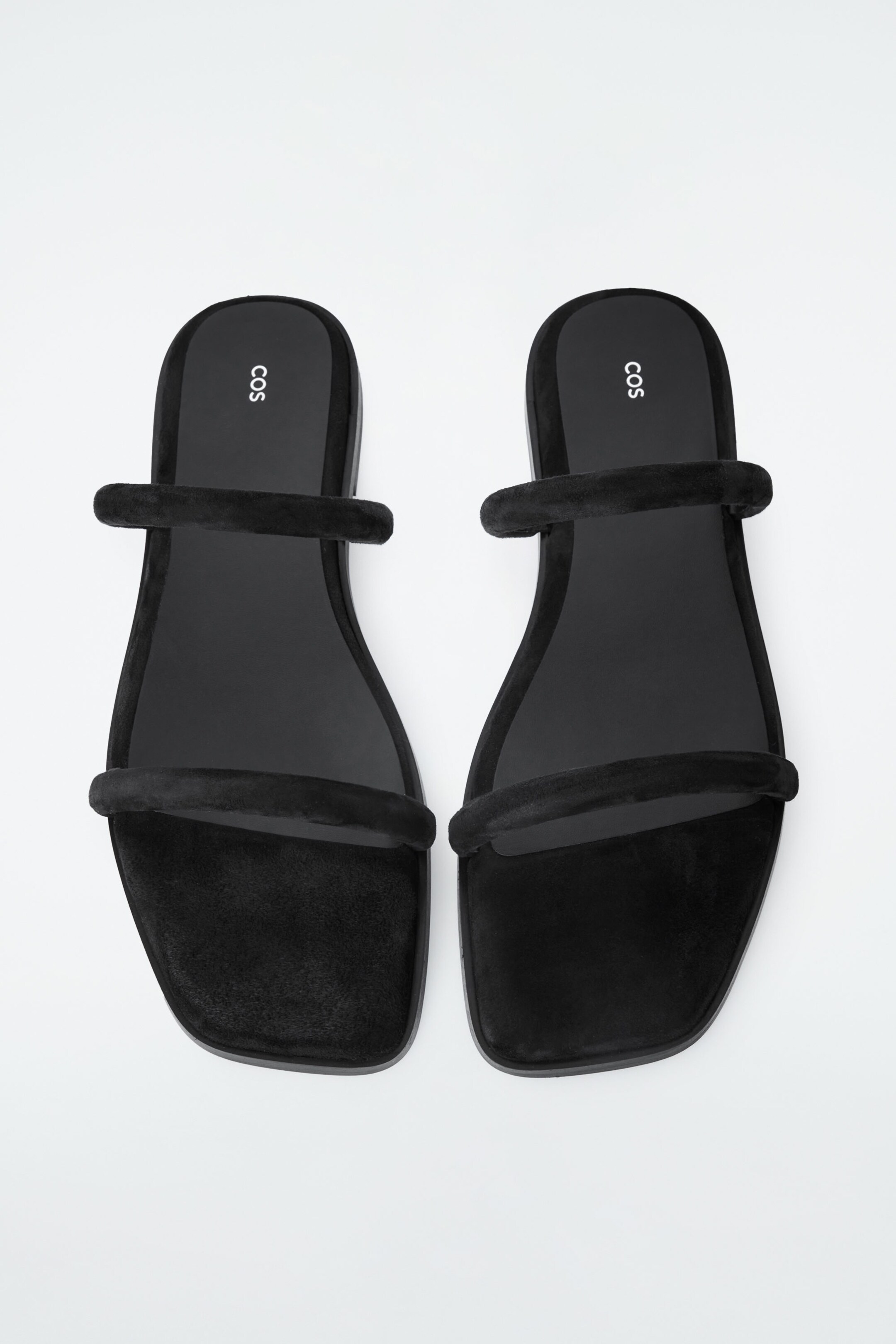 MINIMALISTISCHE SANDALEN AUS VELOURSLEDER