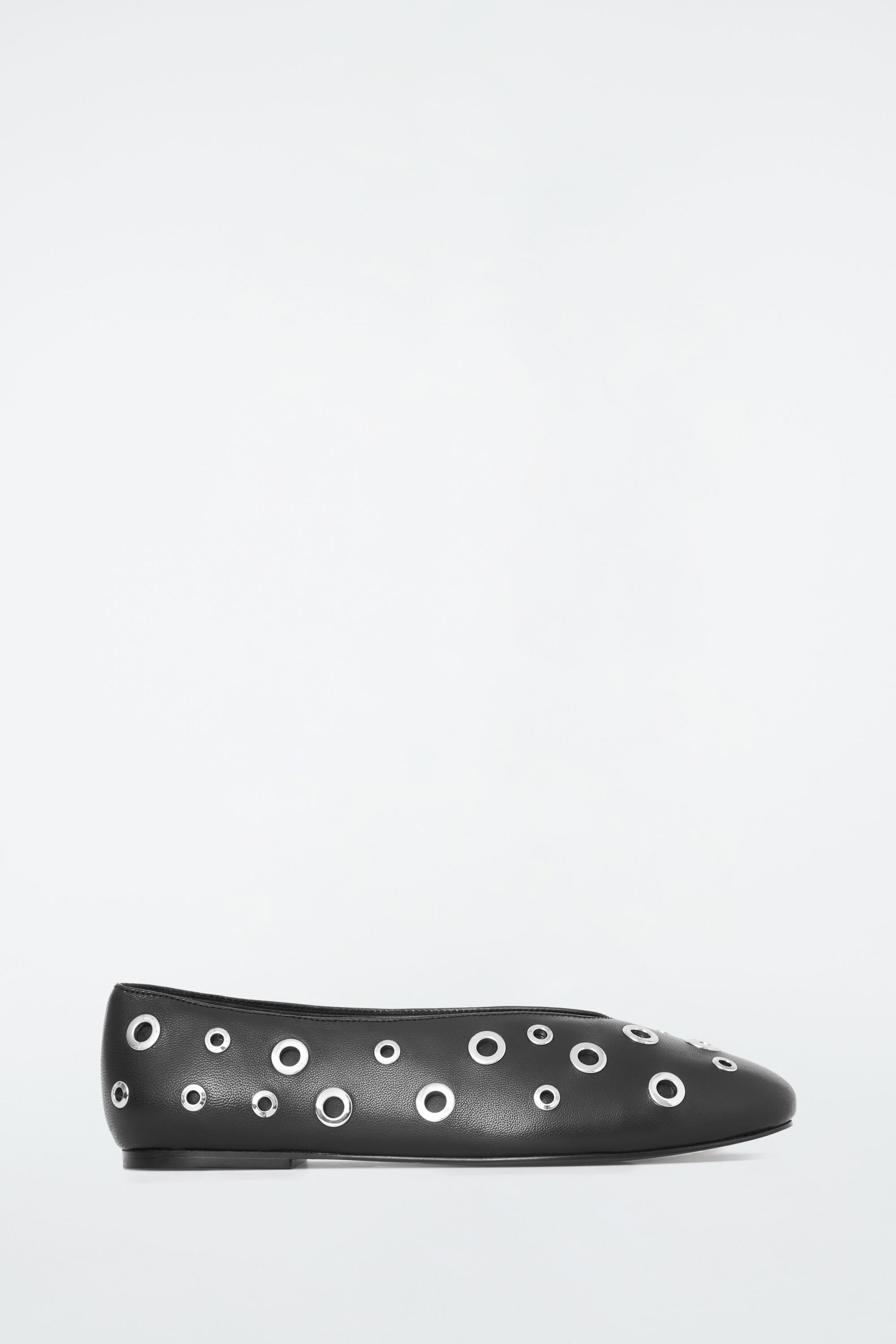 EYELET LEATHER BALLET FLATS