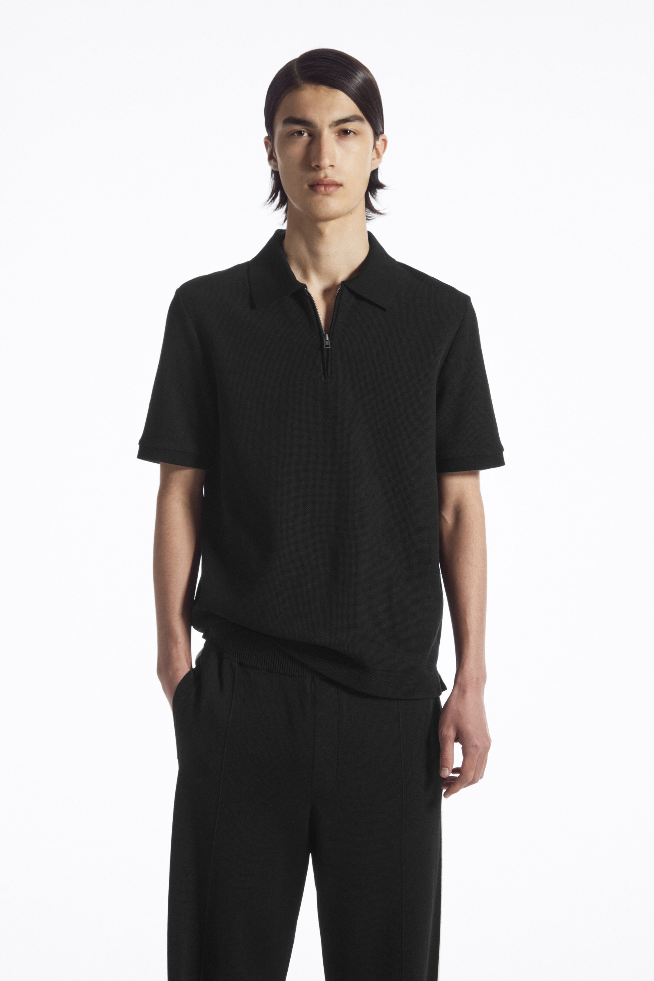 SHORT-SLEEVED ZIP-UP POLO SHIRT