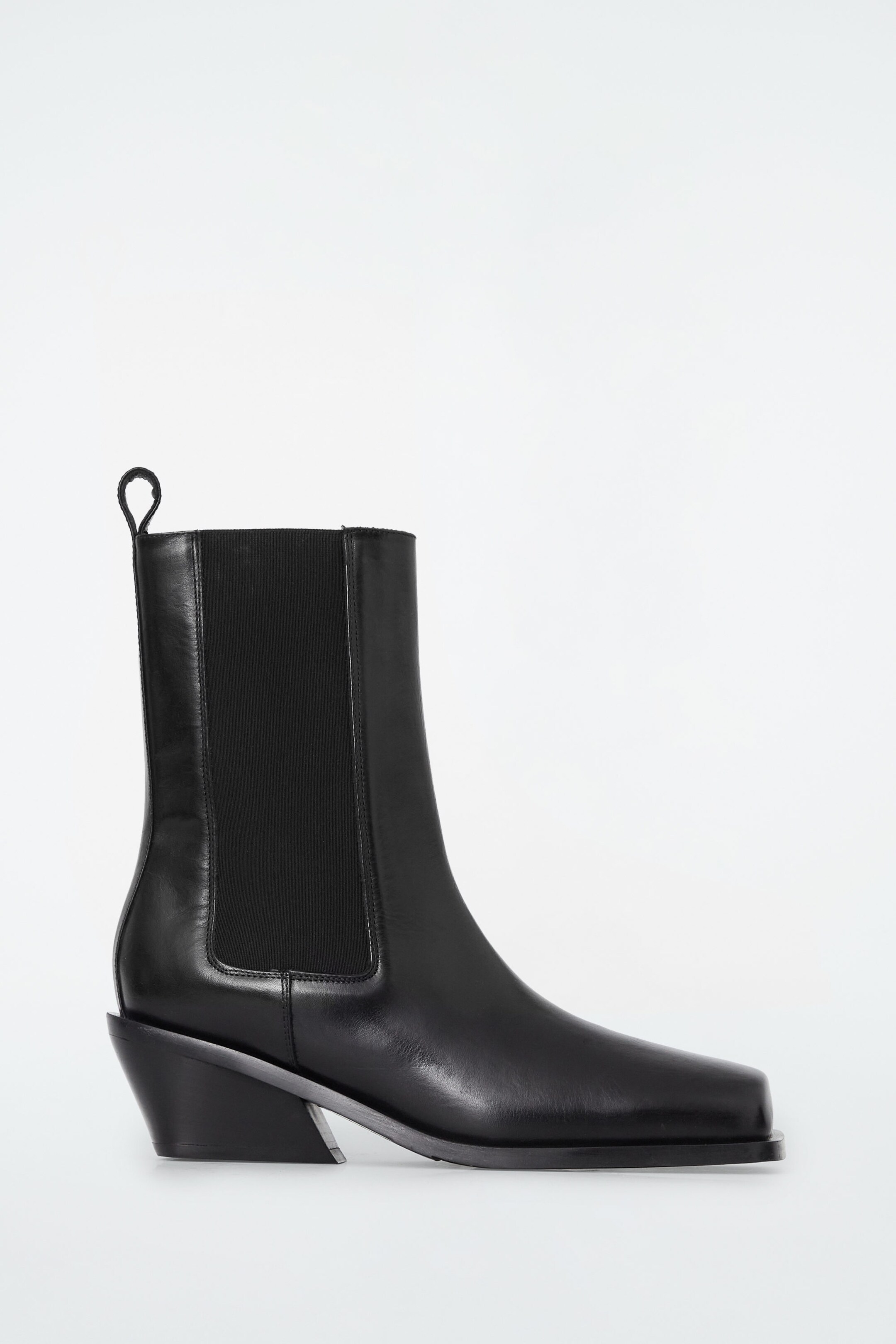 SQUARE-TOE LEATHER CHELSEA BOOTS