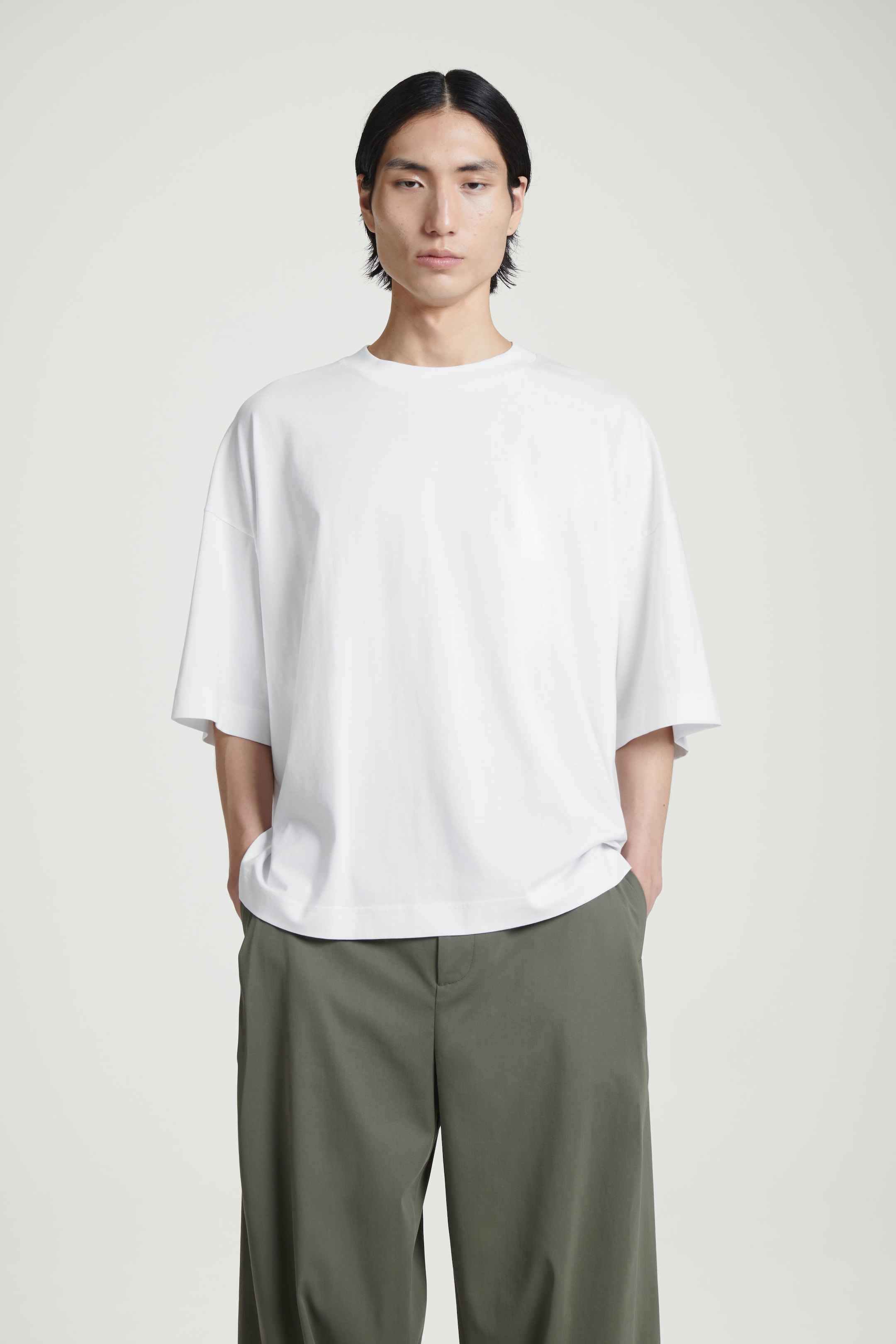 BESONDERS WEITES OVERSIZED-T-SHIRT AUS BAUMWOLLE