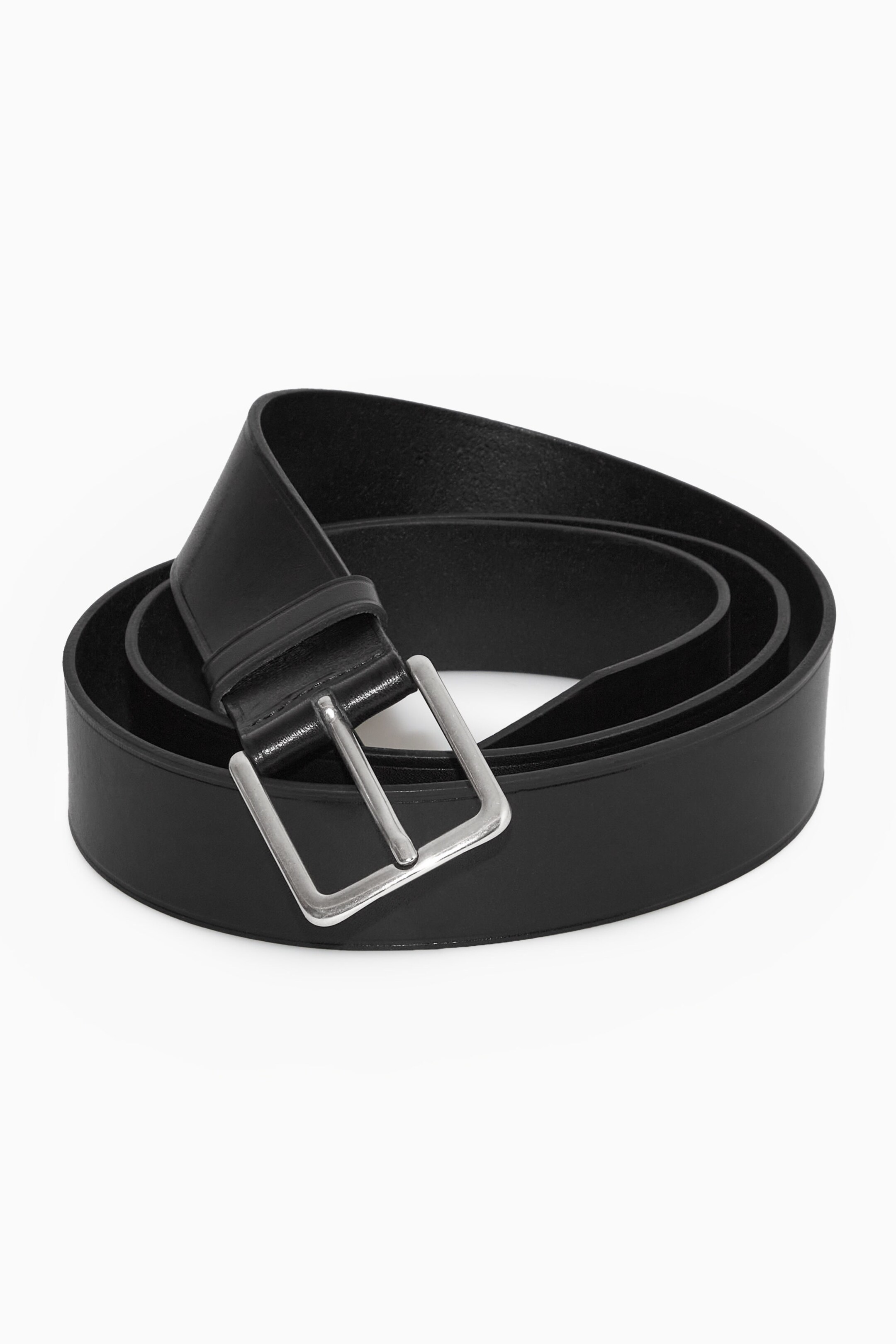 LEATHER BUCKLE-FASTENING BELT