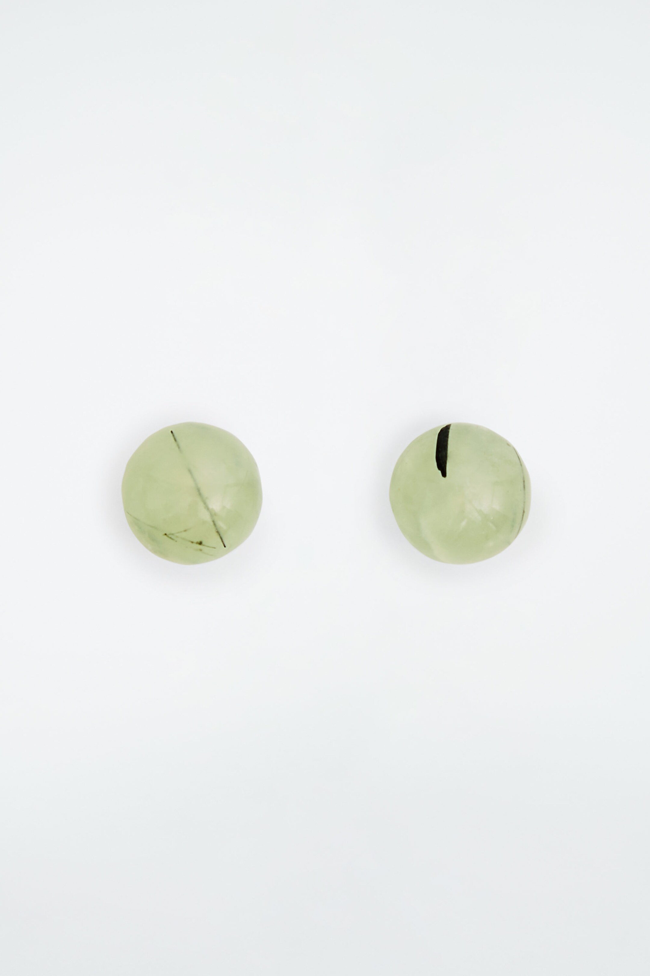 THE QUARTZ STUD EARRINGS